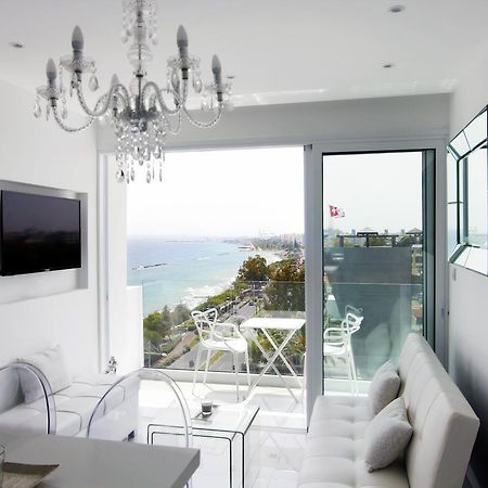 The White Pearl Suite - Beach Front City Centre With Sea View. Limassol Exterior foto
