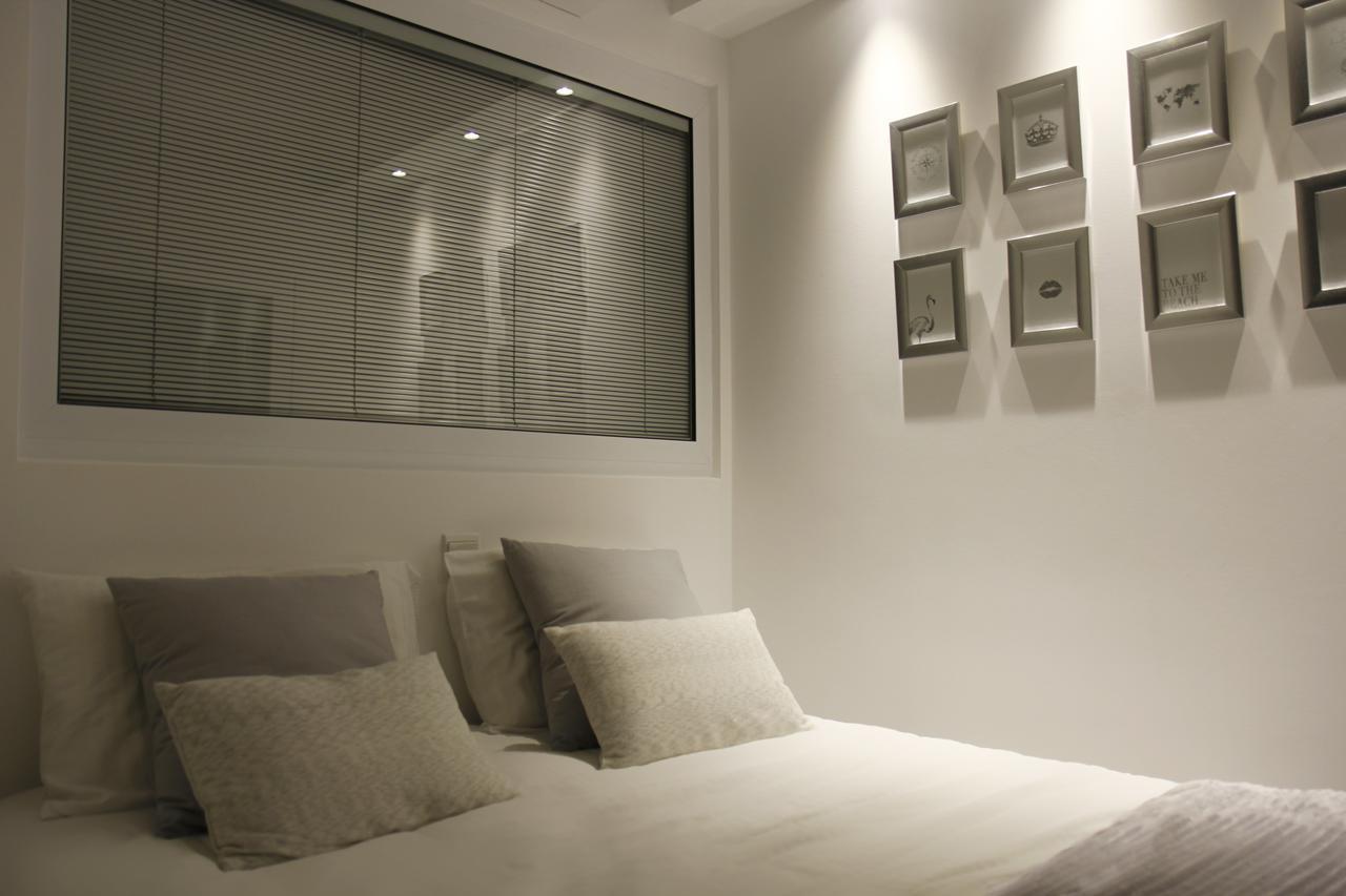 The White Pearl Suite - Beach Front City Centre With Sea View. Limassol Exterior foto